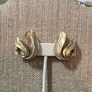 Elegant Gold Leaf Earrings